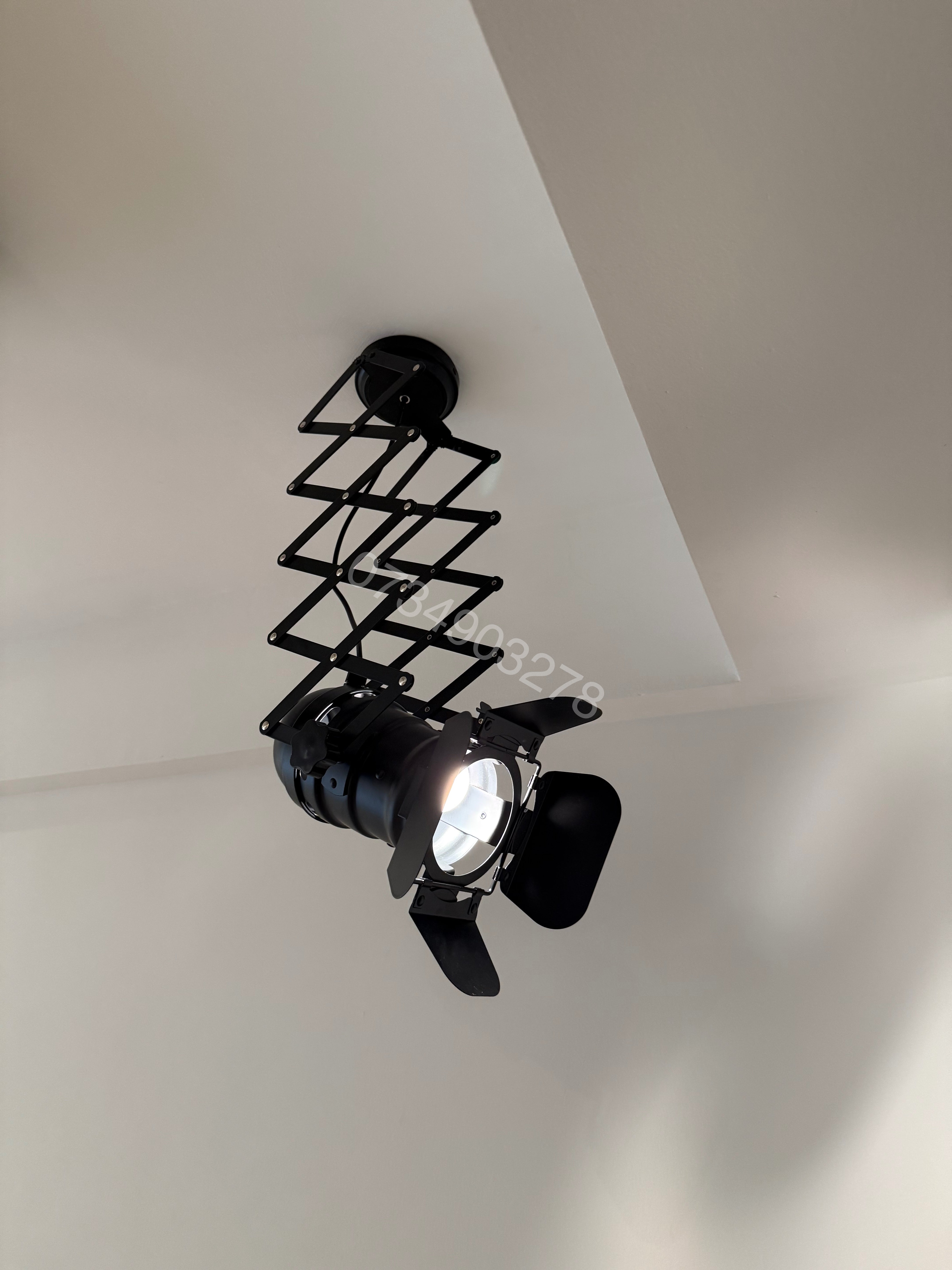 #0778 Movie set black pendant